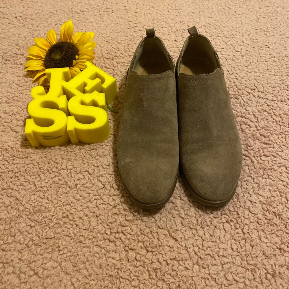 DSW Suede Bootie. Perfect for fall 🍂